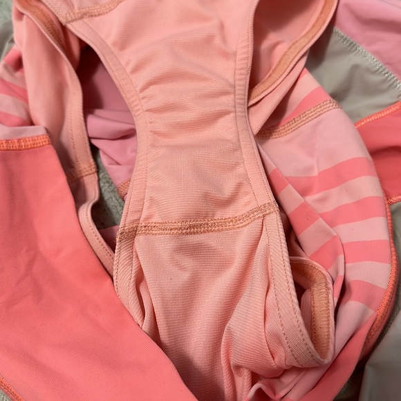 Lululemon Rare Astro running shorts size 4 - Picture 6 of 6